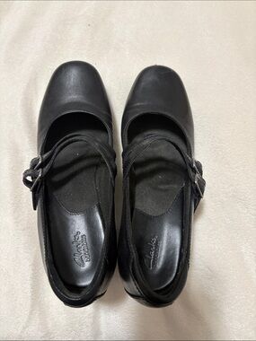 Clarks Black Mary Jane Heels